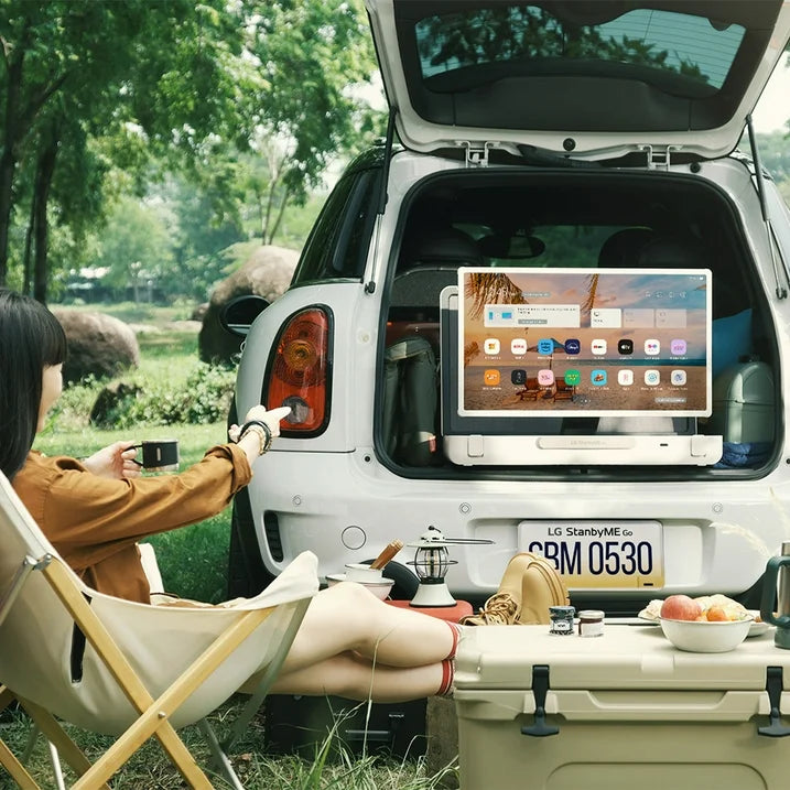 LG StanbyME Go 27" Touchscreen im Aktentaschen-Design | Tragbar und kabellos | Integrierter Akku